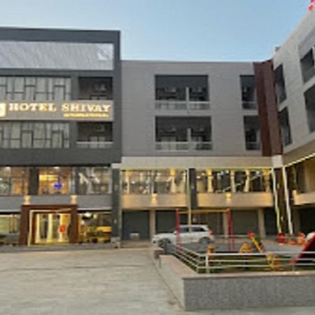 Hotel Shivay International Tharad Esterno foto